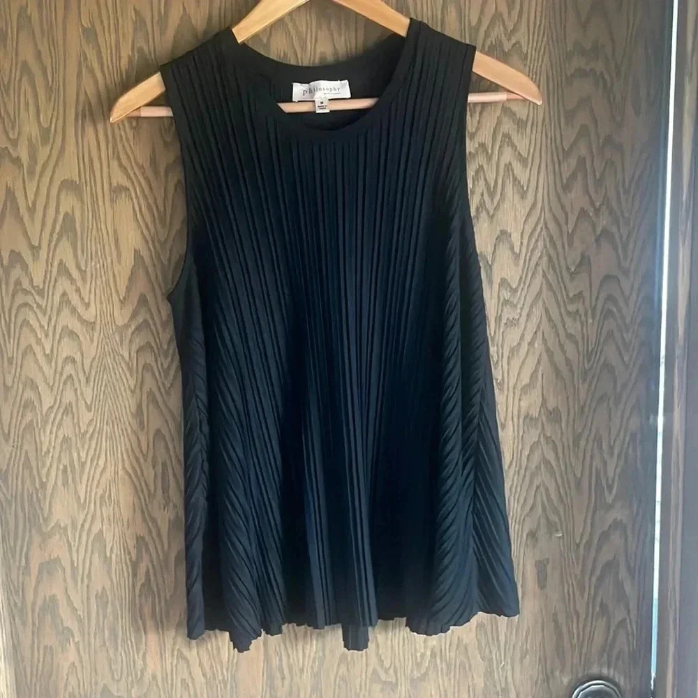 Black philosophy pleated top‎ M